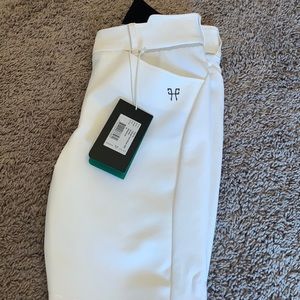 Brand new white Horse Pilot breeches. Size medium. Tags still attached.